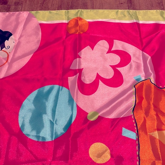 (2/$15) NWT mantles scarf - Picture 4 of 8